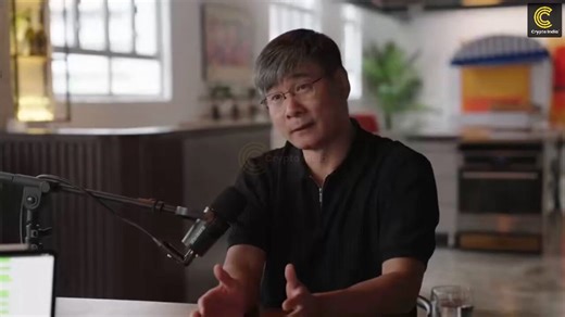 🇨🇳Chinese professor Jiang Xueqin says Bitcoin is a 🇺🇸CIA operation, questions where the blockchain servers are located?Let us understand why he is wrong about Bitcoin: 🧵