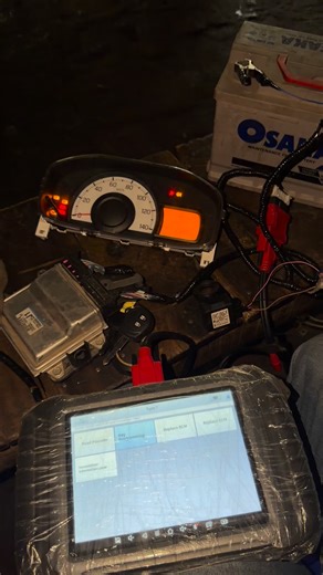Rohail auto electrician786 on Instagram: "Suzuki alto ecm,bcm,key programming done on bench 💯 ✅ #fblifestyletyle #learning #mechanic #automotive #fblifestyle"