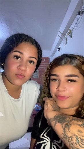 Vídeos de Criss oficial 🌸 (@crissanyerliblanc8) con «sonido original - N E G R A🤍»