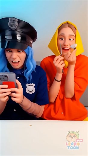 She Made a SUPER Creative Brush From the Officer's Hair! 😮 👮🏼 #KidsShorts #Cartoon