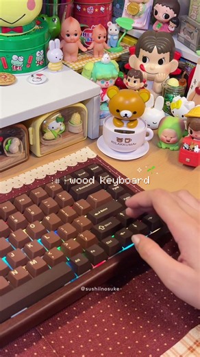 new fav keyboard!!! it pairs so nicely with my desk mat (˶ᵔ ᵕ ᵔ˶) - THE QUALITY IS TOP TIERRR. this keyboard made me dream about building my own pc setup so i can use and display this everyday on my desk 😆 (also, is it weird to say that it smells so nice…i love the smell of wood 😭) - TYSM @YUNZII KEYBOARD (╥﹏╥) i’ve honestly been eyeing this keyboard for a while now and i’m so grateful to receive thisss. 💗💗💗 - #woodkeyboard #yunzii #mechanicalkeyboard #wood84 #desksetup
