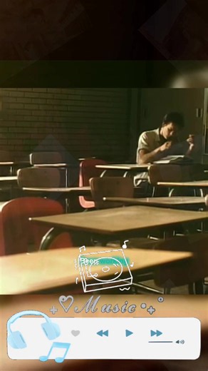 “Footloose”, de Kenny Loggins, foi criada especialmente para o filme de mesmo nome, lançado em 1984. A música virou um dos maiores símbolos dos anos 80 e chegou ao 1º lugar na Billboard Hot 100. 🎶🕺 E o mais curioso: a gravadora inicialmente queria outro cantor para interpretar a música… até Kenny Loggins entrar no projeto e transformar “Footloose” em um clássico eterno! 😱 Você ainda lembra da dança? 🕺🔥 #KennyLoggins #Footloose #Anos80 #Musica80s #nostalgia