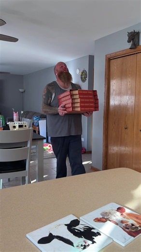 Pizza Hut Food Video: A Look at Their Menu