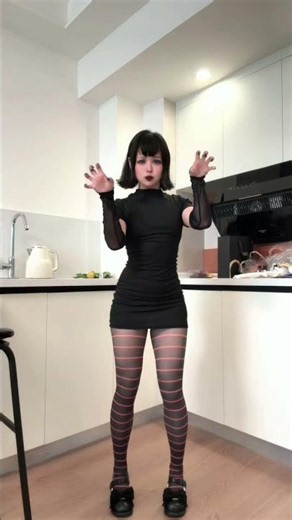 DIGDI 8.0🦇🙌🏻#cosplay #mavis #fyp #dance #robot