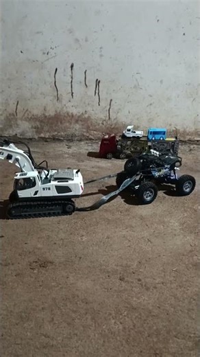 Strength Test: RC Excavator vs Off-Road Truck! 😱 #RCExcavator #RCTruck #RCBattle #RCOffRoad