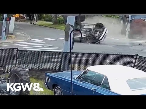 Burglary suspect crashes SUV while fleeing Clackamas County deputies
