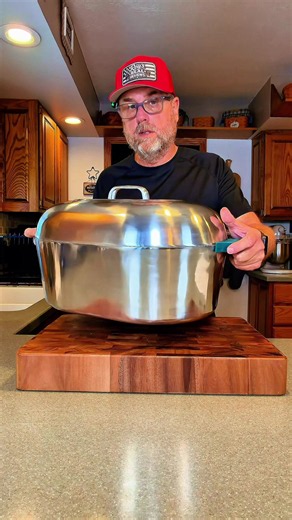MAGNAWARE Oval Dutch Oven with Lid, Roasting Rack and Silicone Handle Covers 12.6 Quart 18 Inch #dutchoven #magnaware #cookware #RoysRealReviews