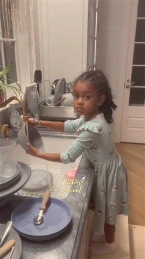 You Have To Teach Them Early 👧🏽🧼🧽🫧 Usher