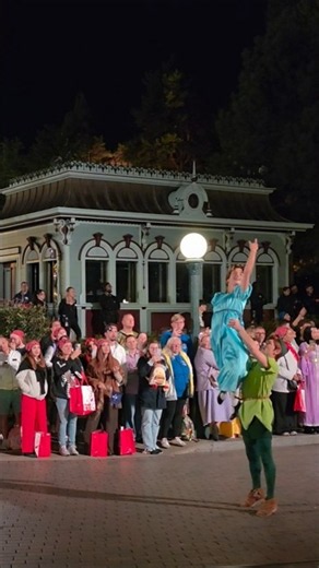 Disneyland Paris - pirates & Princesses : Le Défilé - #disneylandparis #disney #disneyland #dlp
