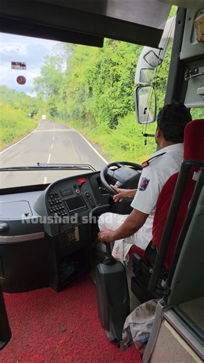 VOLVO 9400 B8R exceptionally Skilled driving in Tight ghat section Road😍 KSRTC airavat in kodaikanal