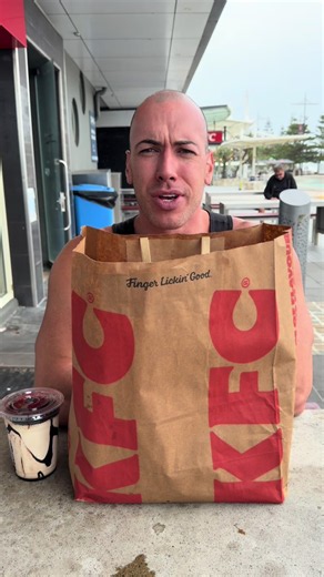KFC 3400 Calorie Lunch: Is It Worth It? (Calorie Breakdown)