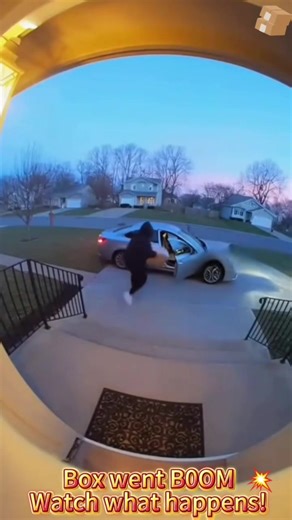 Porch exploding package box, prank 😁#porchpiratecaught #glitter #prank #ringdoorbell #package