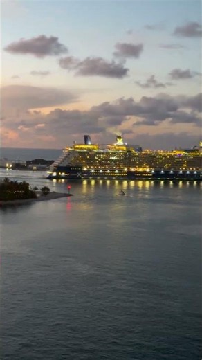 Celebrity Xcel Arrives at Port Everglades at Sunrise￼