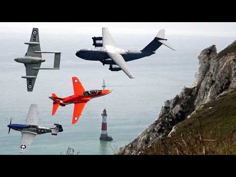 🇬🇧 Aircraft Make Low Cliff Edge Flybys at Beachy Head - Eastbourne Airshow 2025