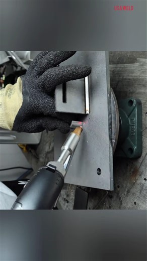 The Future of Metal Fabrication: High-Speed Laser Welding ⚡🇺🇸 #LaserWelding #MetalFabrication