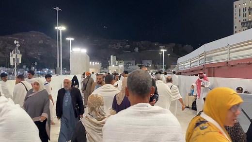 The historic and blessed streets of Makkah. | Hadith of the Day