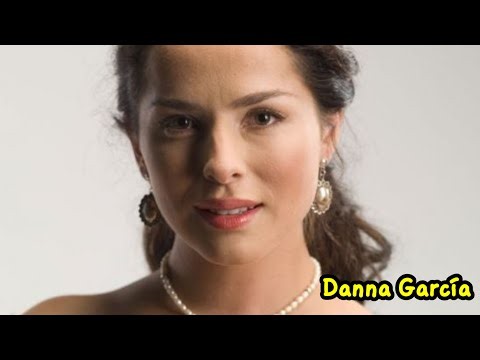 Danna García TOPLESS Photos That Shocked Everyone | Showed Off Her Curves