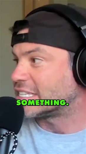 The perks of living with Alien Hand Syndrome #nikkiglaser #nikkiglaserpodcast #alienhandsyndrome #comedypodcast