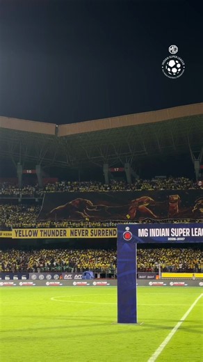 Fully packed stadium at Kochi for ISL 🏟️- Crazy support for @KeralaBlasters 💛 https://t.co/5ibA3HGZ5Q