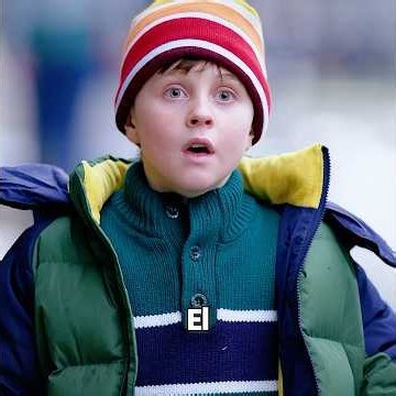 Solo este chico puede ver la verdadera cara del extraterrestre. #peliculas #movie#shorts#movie