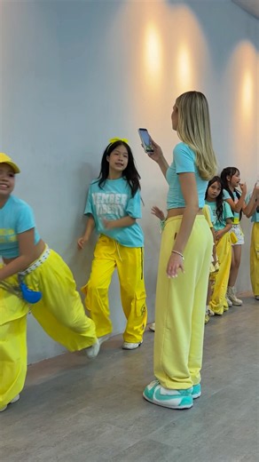 Who dances the best 1-8?💛👯‍♀️ Jason Derulo - Mi Chico Dance Trend with Baby Warriors😍 #trending