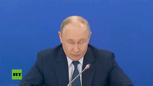 🇷🇺 VLADIMIR POUTINE AU SUJET DE L'OPÉRATION MILITAIRE SPÉCIALE. "Nous savons comment tout cela se terminera, mais nous ne ferons aucun commentaire à ce sujet"...Le président russe Vladimir Poutine affirme que les opérations militaires se poursuivent conformément aux objectifs fixés, malgré leurs complexités.♦La différence de leadership entre lui et son homologue américain est flagrante. La force tranquille, la sobriété et l'intelligence d'un côté ; les menaces, l'incohérence, la vulgarité et l