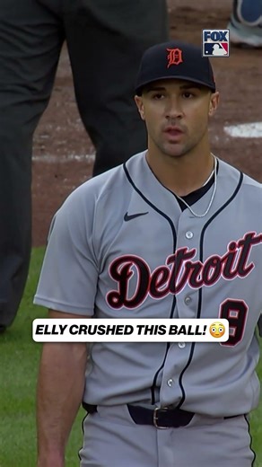 Elly De La Cruz adds to the Reds lead 😮‍💨 #mlb #baseball #reds