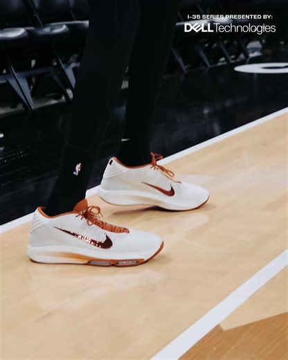 Alien sighting in Austin 👽 | San Antonio Spurs