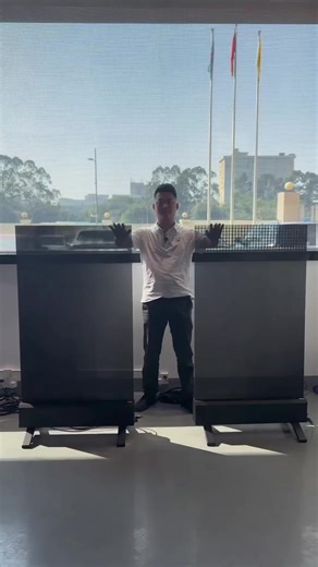 How to Light a Double-Sided Holographic Advertising Machine