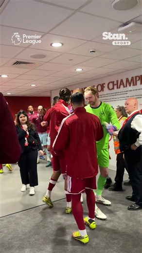 Andry Roberton and Mohamed Salah walk out as #Liverpool players for the final time 😭 #PremierLeague