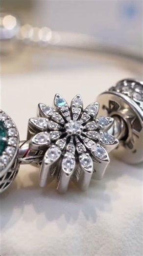 A review by Brook Cook of the classic Pandora DIY customizable snake chain charm bracelet ✨#pandora