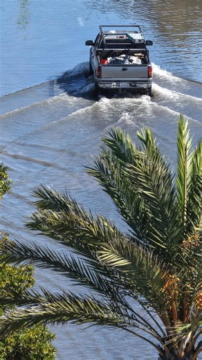 High tides cause coastal flooding across Southern California