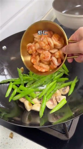 Spring Refresh: Easy & Tasty Shrimp & Asparagus Stir-Fry