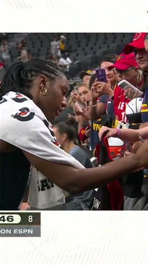 Sophie Cunningham With A Shoutout To Fever Fans While Being Mic'd Up On The Bench 🥹
