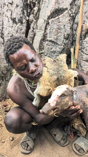 🌿🍽️ a unique meal in Hadzabe land!#reels #africa
