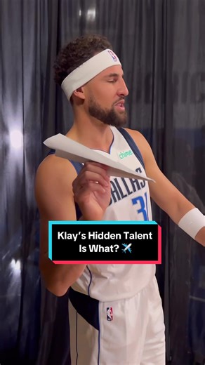 Klay Thompson, paper plane master. ✈️ #Nba #Basketball #KlayThompson #Mavericks