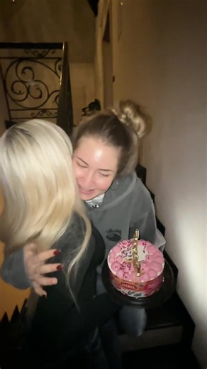 с миллионом @Соня Белова ❤️