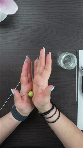 How to Make a Magnolia Flower Center | Wafer Paper Cake Tutorial