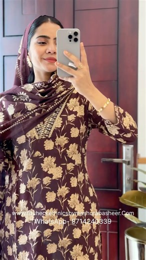 Mahogany Floral Muse 💗