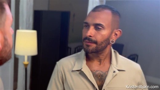 Brutales Bareback-Blowjob mit Hans Berlin und Lucio Saints
