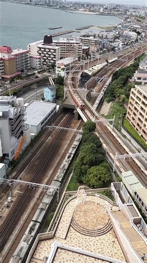 #電車立体交差 #jr西日本 #新快速 #快速 #山電 #直特