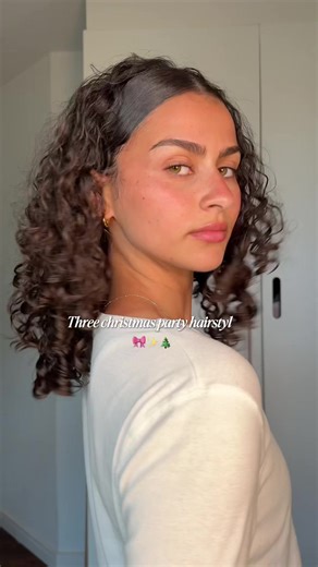3 Festive Christmas Hairstyles with Curl Scrunchie Set