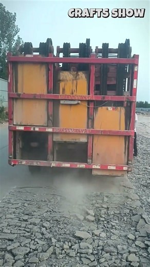 🚜 Real Concrete Pavement Breaking and Cracking Process