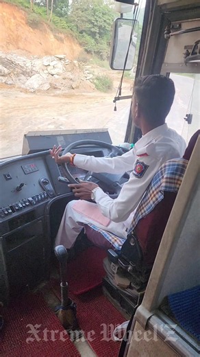 Experienced Young Driver's Skilled Driving through Risky Road🙌 KSRTC AIRAVAT VOLVO bus #shorts #bus