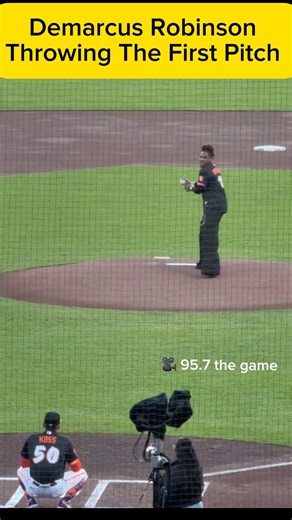 #49ers DEMARCUS ROBINSON THROWING THE FIRST PITCH #shorts