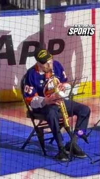 105-year-old WWII vet plays National Anthem at UBS Arena #shorts