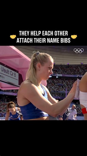 🥹 Olympians helping each other.