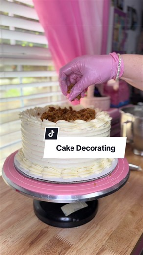 Carrot Cake Recipe: Easy Sunday Dessert & Simple Decorating Tips