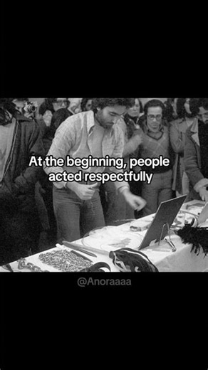 Art Performance Exploring Human Behavior by Marina Abramović #art #artperformance #performance