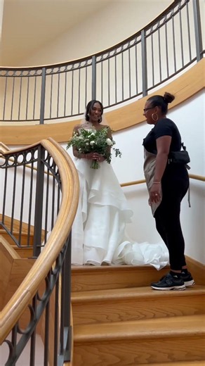 A bride sees her wedding bouquet for the first time | Poppy Flowers